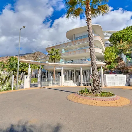 Luxurious 3-bed And 3 Bathroom - Reserva Del Higueron * Malaga