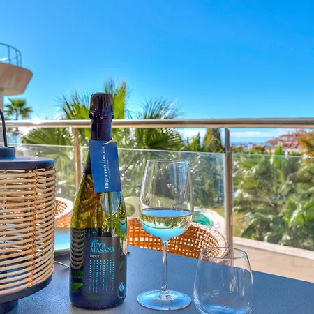 Luxurious 3-bed And 3 Bathroom - Reserva Del Higueron Apartment *