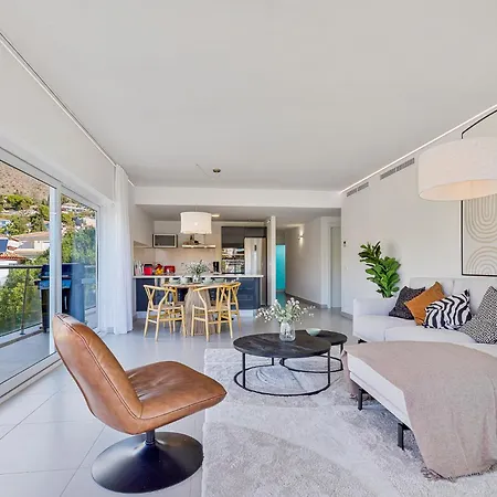 Luxurious 3-bed And 3 Bathroom - Reserva Del Higueron Apartment *
